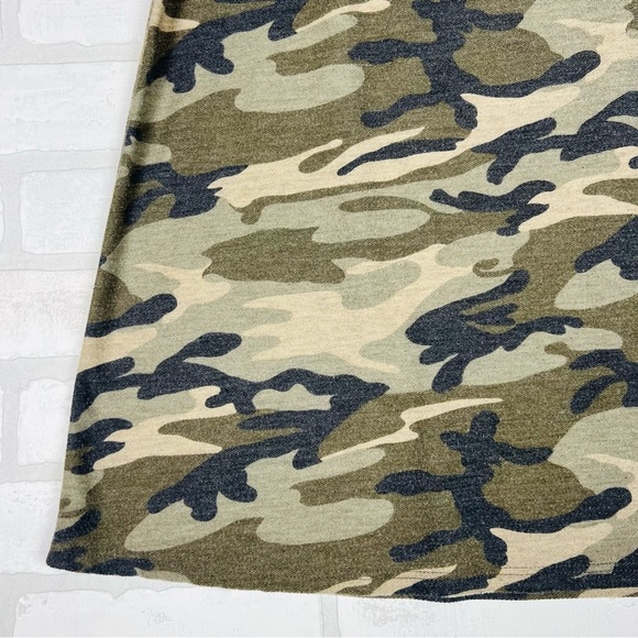 Cute Camo Tee with Keyhole Front and Oversized Comfy Fit Size S/M - Picture 2 of 8